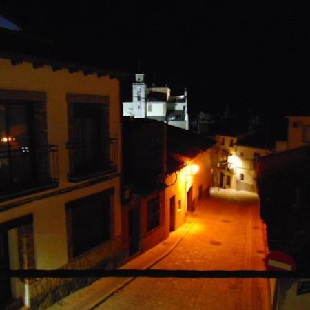 Casa De Ensueno En El Casco Antiguo Villa ซาน มาร์่ติน เด วาลเดเกลเซียส ภายนอก รูปภาพ