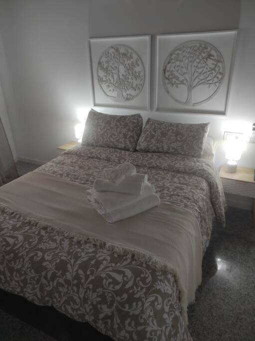 Casa De Ensueno En El Casco Antiguo Villa ซาน มาร์่ติน เด วาลเดเกลเซียส ภายนอก รูปภาพ